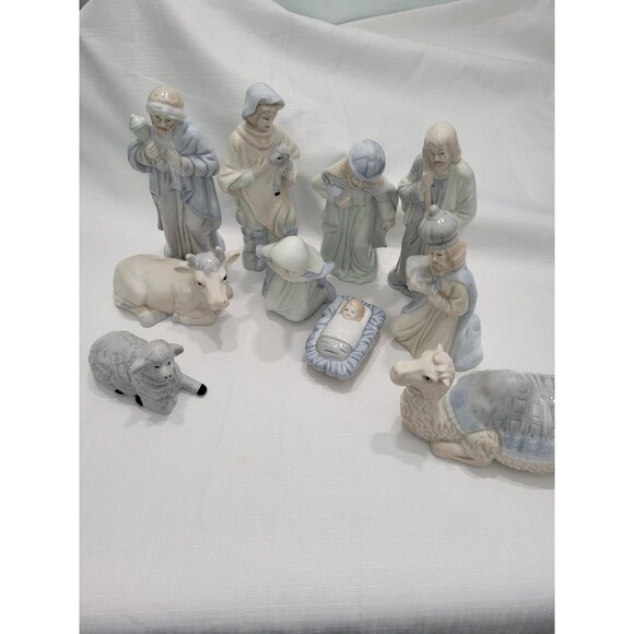Vintage R O C Nativity Set 10 Blue Cream Jesus Mary Joseph Porcelain - Picture 1 of 15